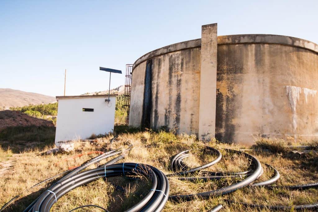 deposito de agua obra licitación